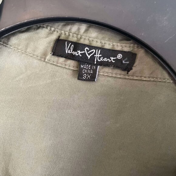 Plus Button Up 3/4 Roll Up Sleeve Top - Picture 4 of 5